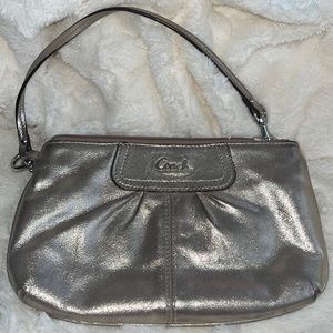 GOLD✨Coach shoulder bag/wristlet